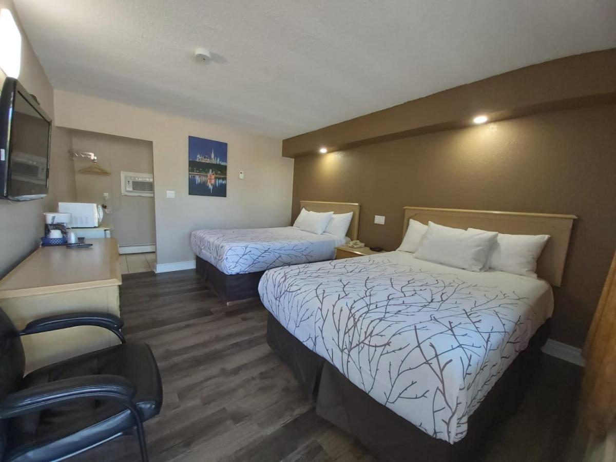 Arnprior Motor Inn Exterior photo