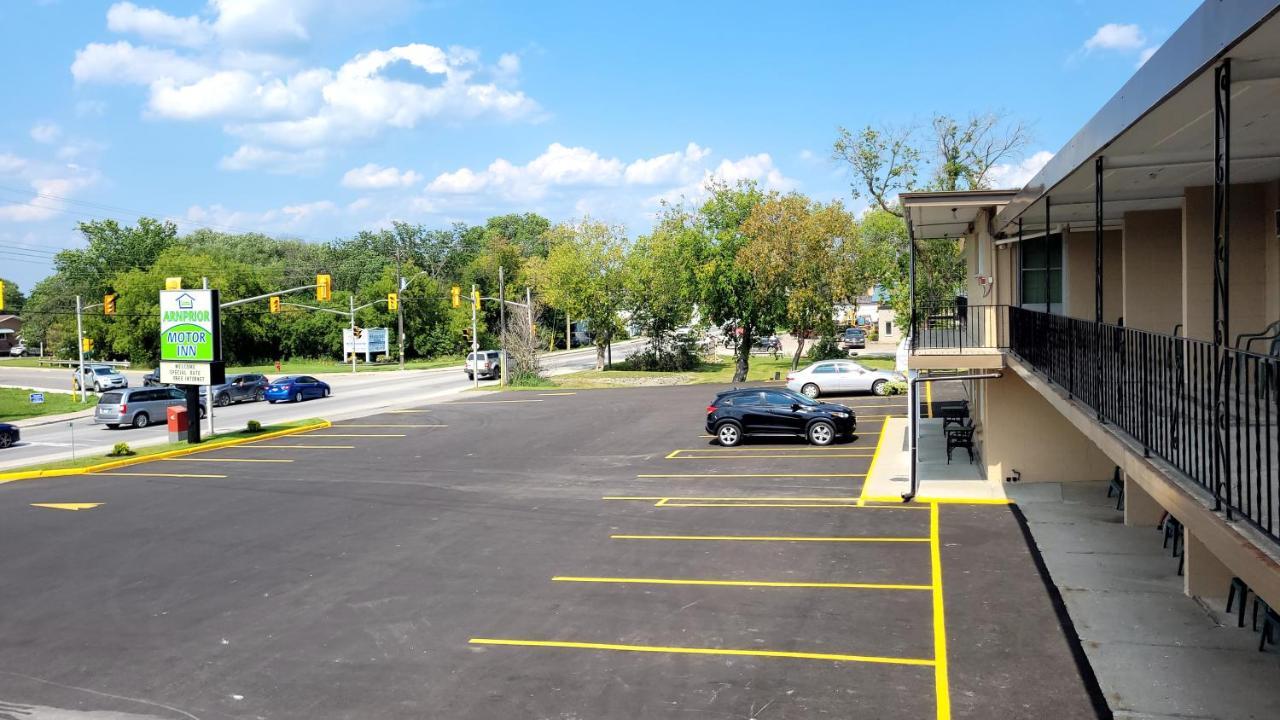 Arnprior Motor Inn Exterior photo