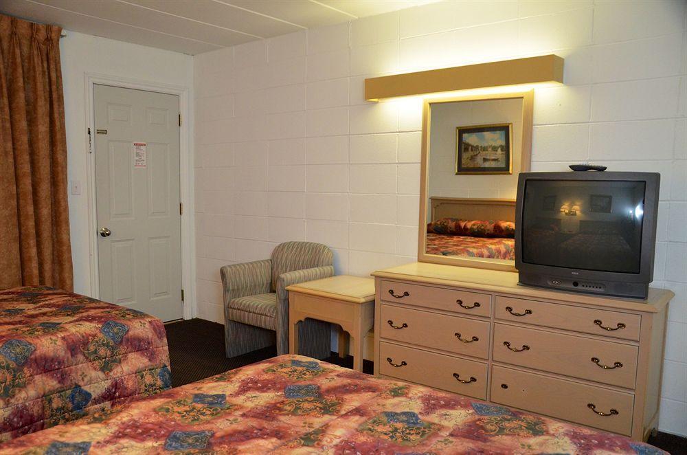 Arnprior Motor Inn Exterior photo