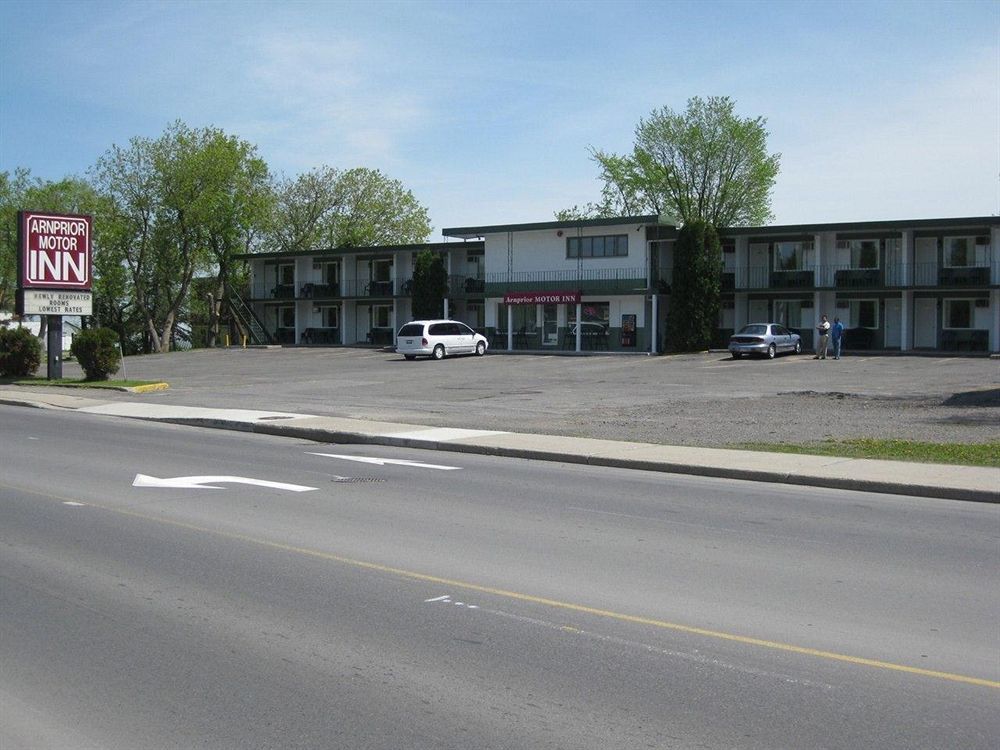 Arnprior Motor Inn Exterior photo