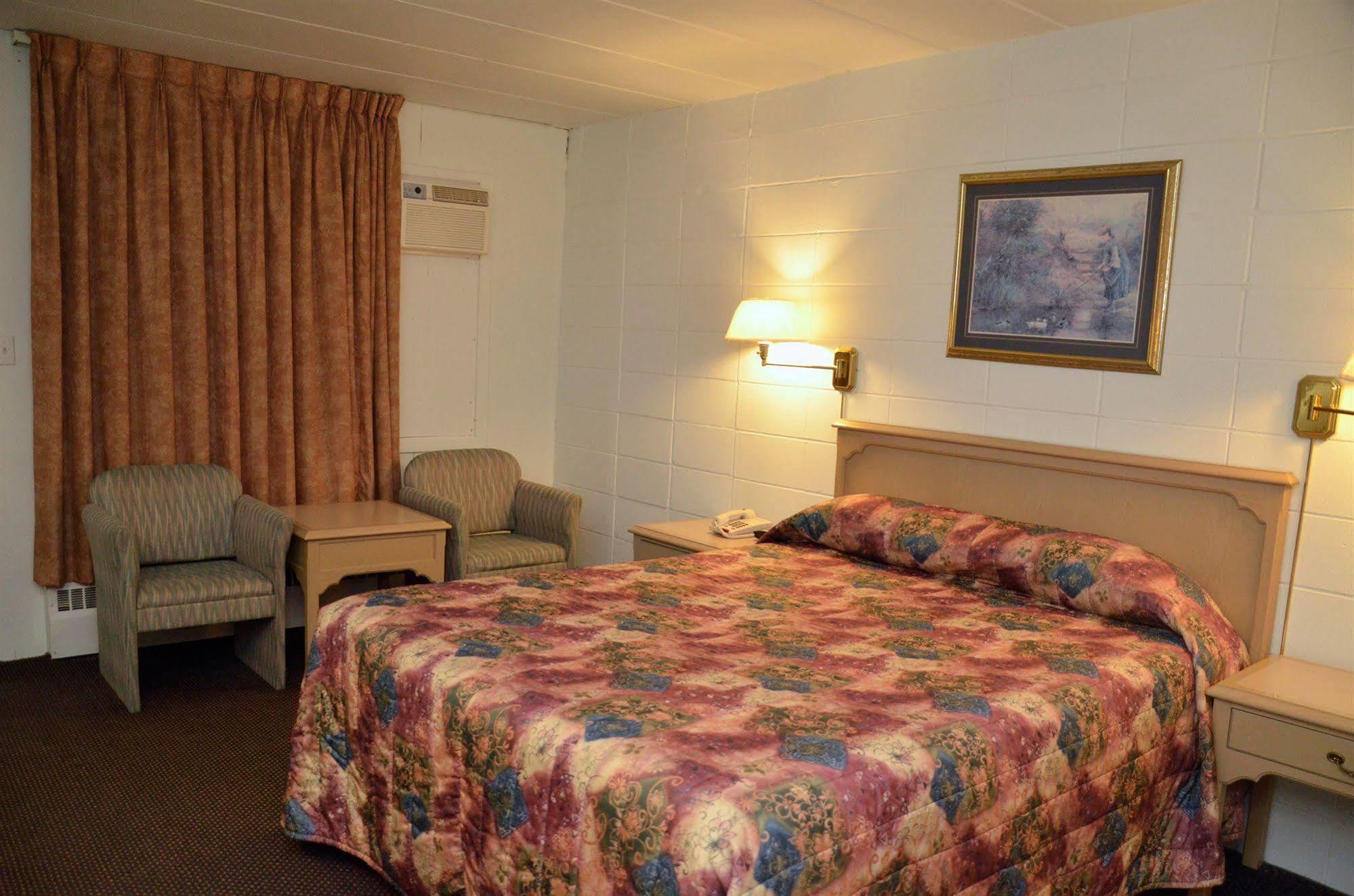 Arnprior Motor Inn Exterior photo